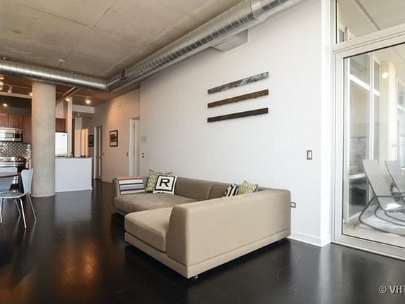 2nd image of 720 N Larrabee St APT 1202