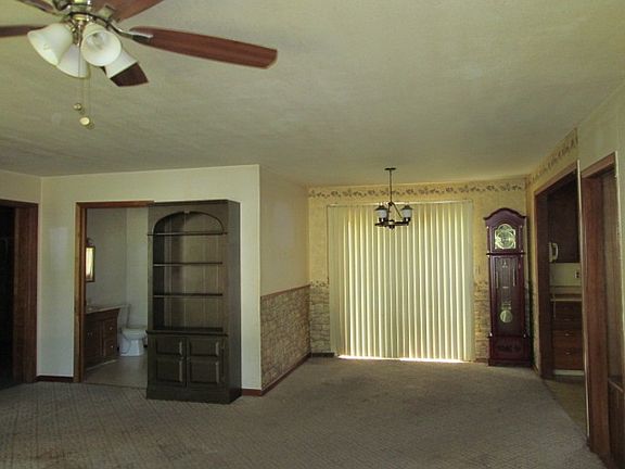 4th image of 359 N Greeley Ave