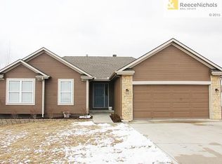 15508 Pebble Dr, Basehor, KS 66007