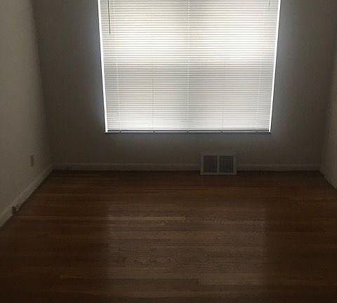 3rd image of 1455 W Lane Ave APT C
