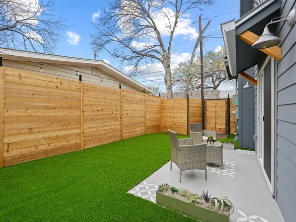 2102 E 2nd St #2, Austin, TX 78702