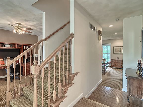 3rd image of 125 Forest Grove Dr