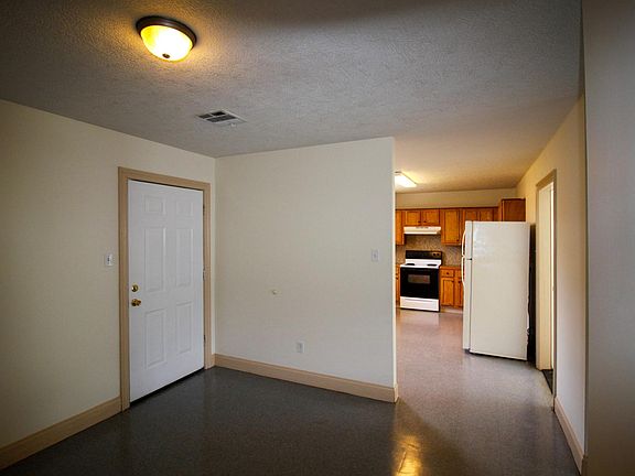 5th image of 5041 Hawthorn Dr