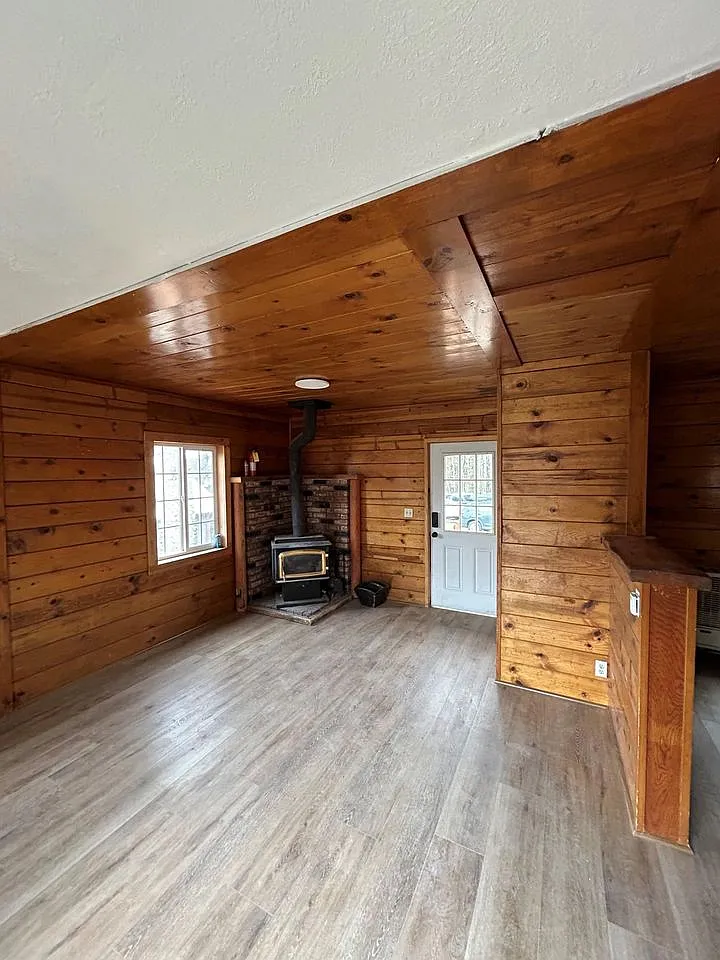 Juniper Dr — Photo 4