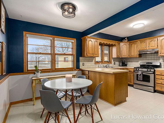 5th image of 926 Calvary Ave NW
