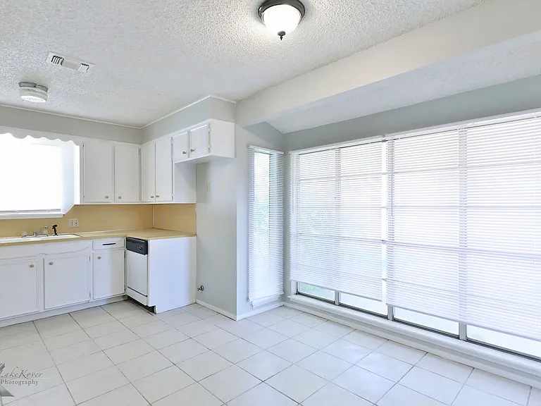 419 Somerset Pl — Photo 20