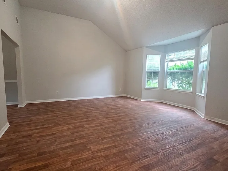 5420 Sapphire Cir — Photo 4