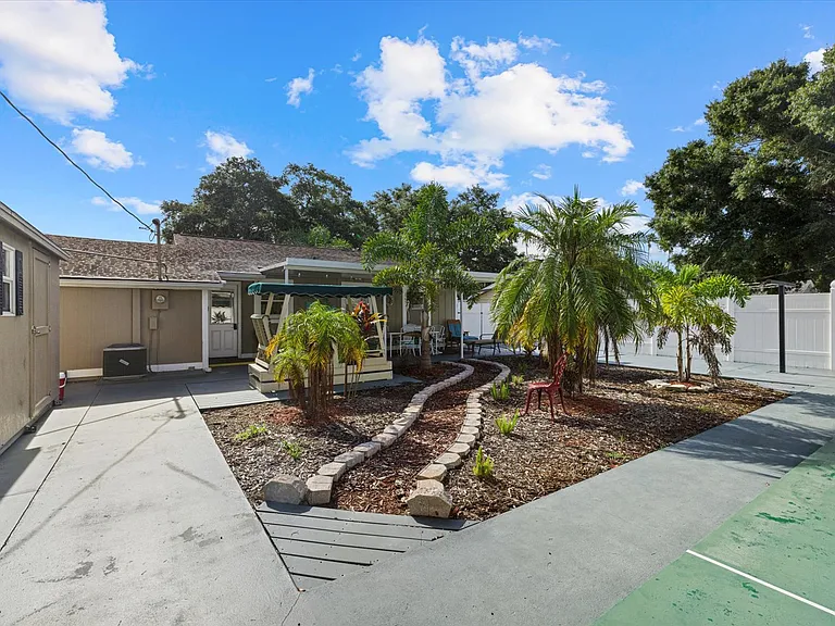 1220 Rhodes Ave — Photo 19