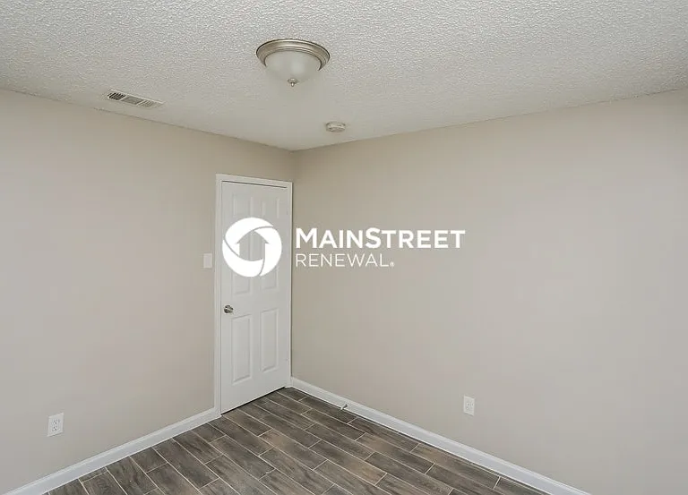 10405 Kinslow Dr — Photo 5