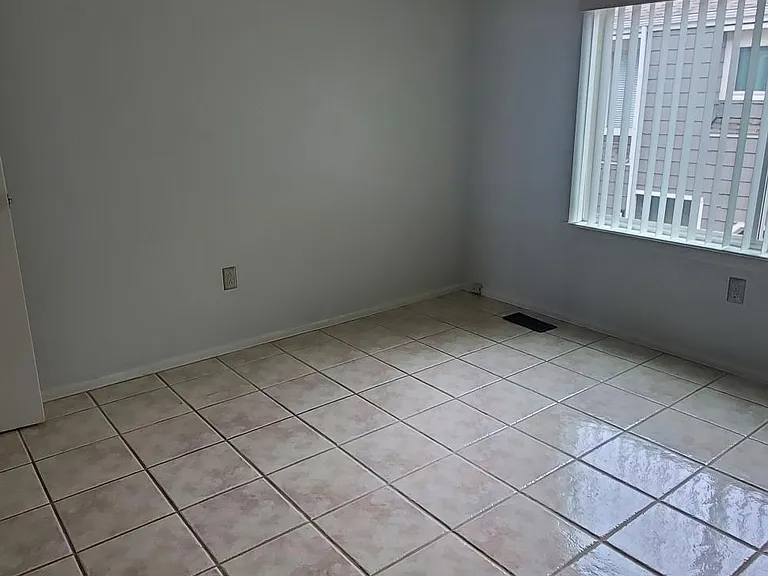 133 Blue Spruce Ct — Photo 14
