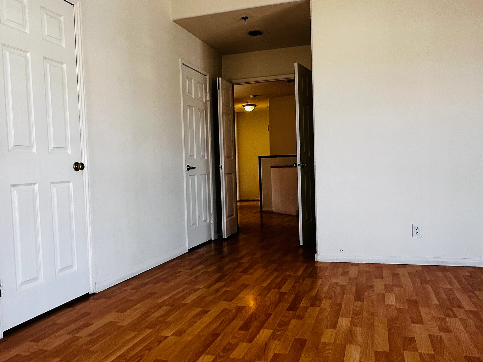 3 bed, 2.5 bath, 1500 sqft, $3,800 — Photo 3