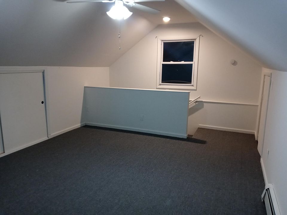 1st image of 466 Higbie Ln #1