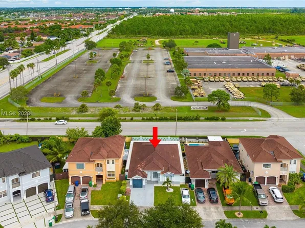 13591 SW 176th Ter, Miami, FL 33177