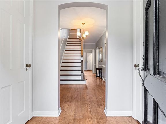 3rd image of 6652 N Chicora Ave
