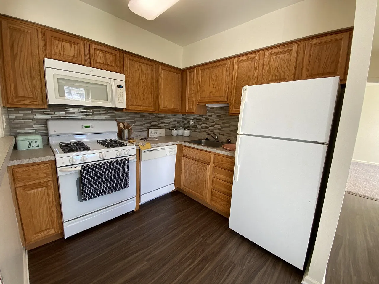 Sherry Lake Apartment Homes — Photo 4