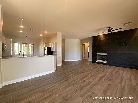 3rd image of 17 Moraine Dr