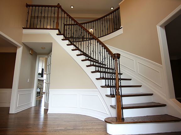 3rd image of 1761 Mountain Ash Dr