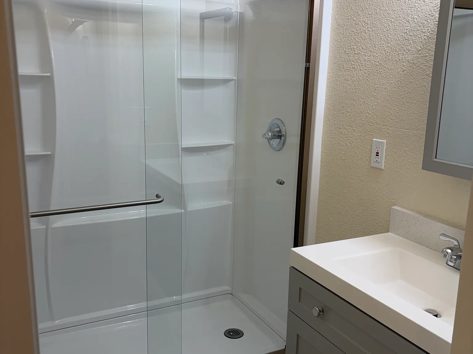 Studio, 375 sqft, $1,095 — Photo 3