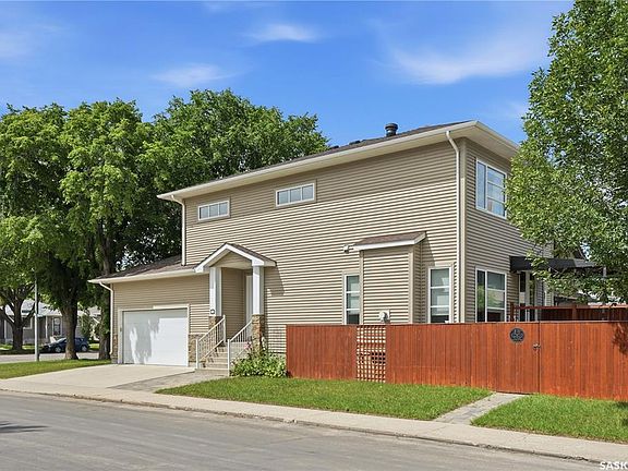 3rd image of 1623 Broadway AVENUE