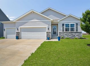 904 Cove St SE, Bondurant, IA 50035