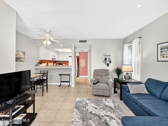 5th image of 2978 Sir Hamilton Cir #7
