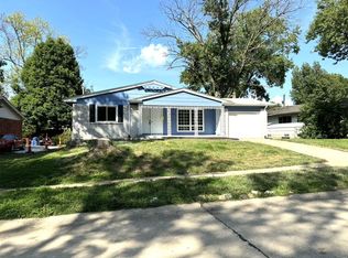 4015 Helmkampf Dr, Florissant, MO 63033