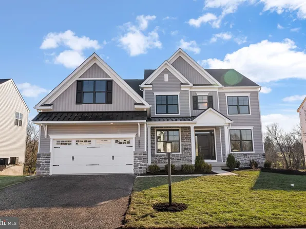 245 Indian Creek Rd, Telford, PA 18969