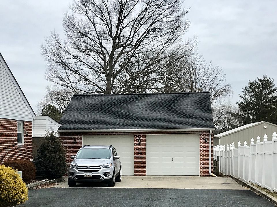 2nd image of 10403 Vincent Rd