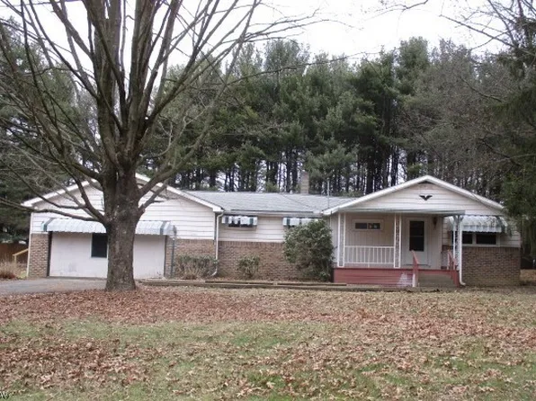 3555 Waterford Rd, New Waterford, OH 44445