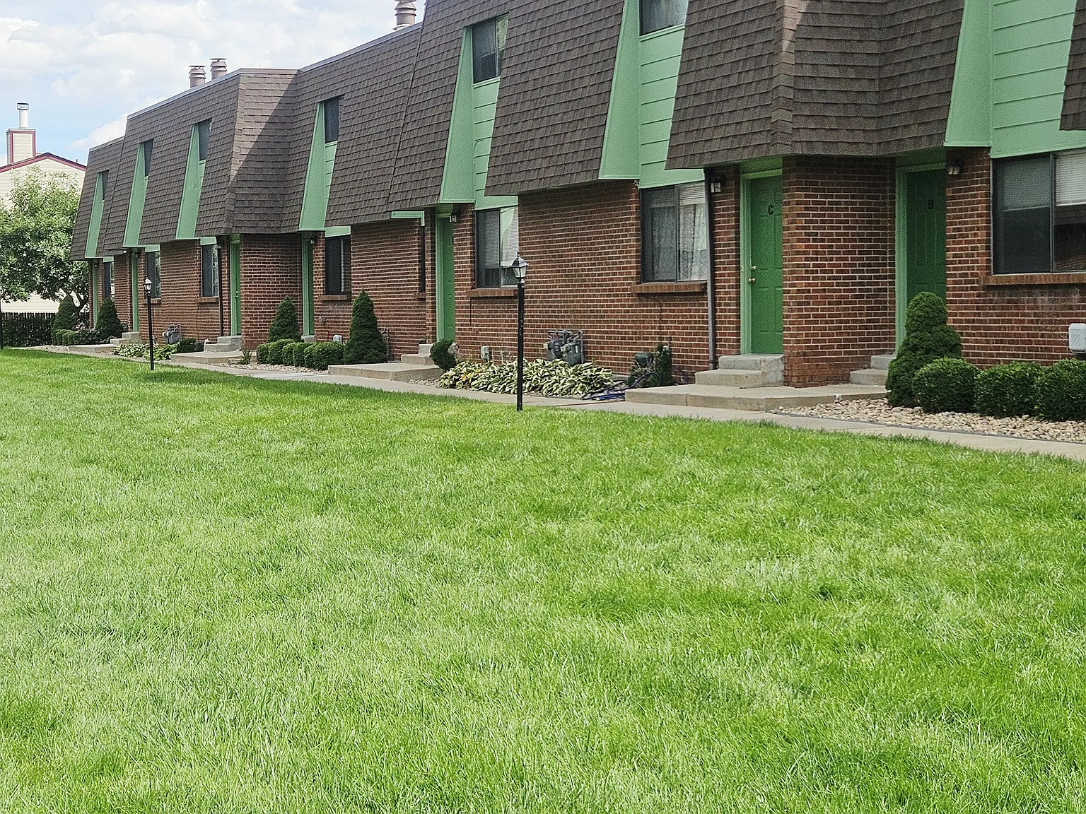 2 bed, 1.5 bath, 1798 sqft, $2,250 — Photo 1