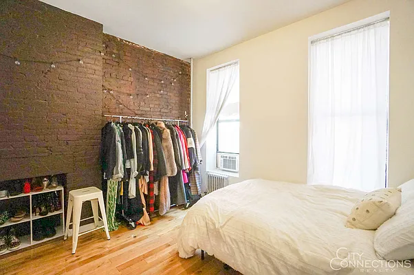 Rented by City Connections Realty | media 30