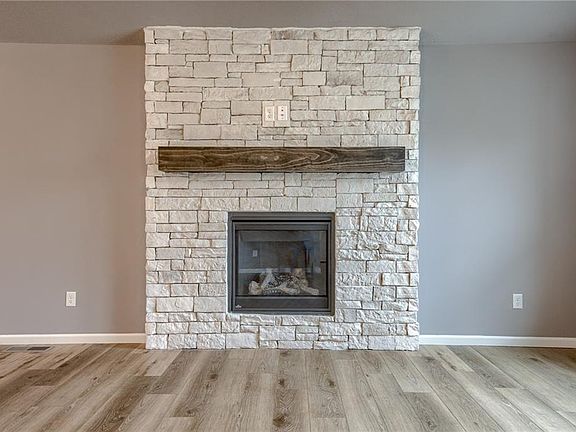 2nd image of 20560 Newcastle St