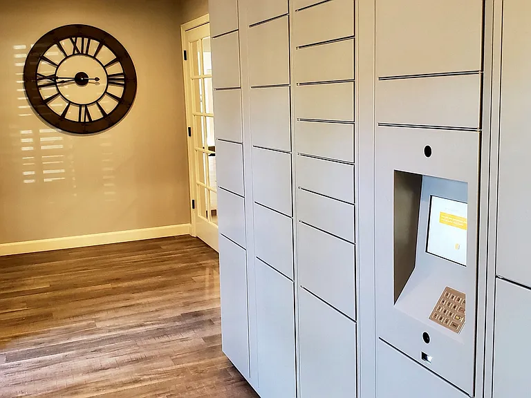 Club Pacifica Apartments — Photo 11
