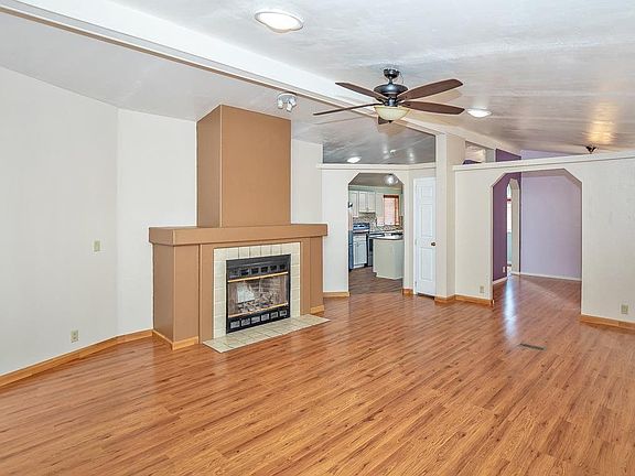 4th image of 11472 E 38th St