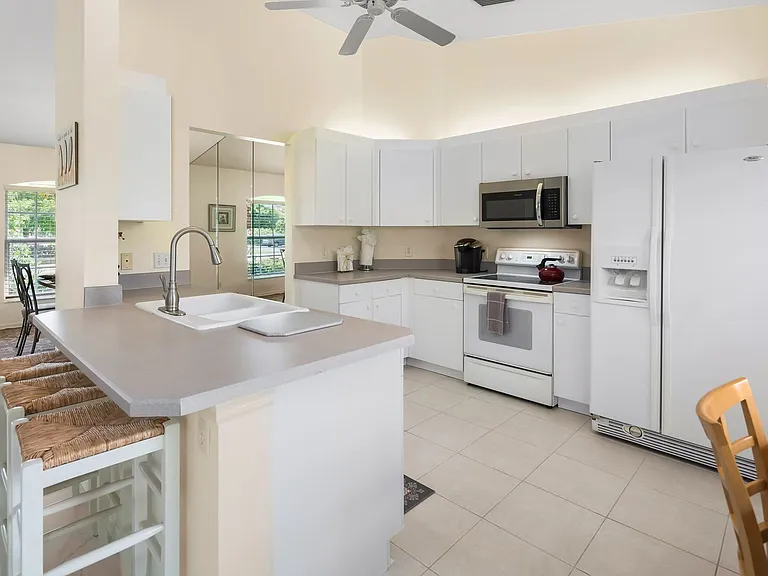 78 Sand Hill St — Photo 4