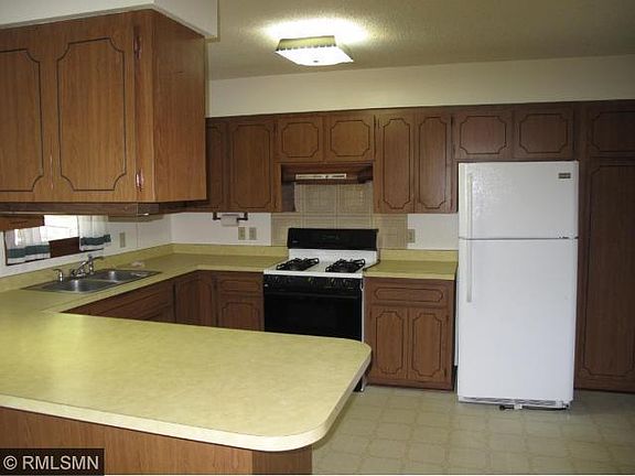 4th image of 520 River St
