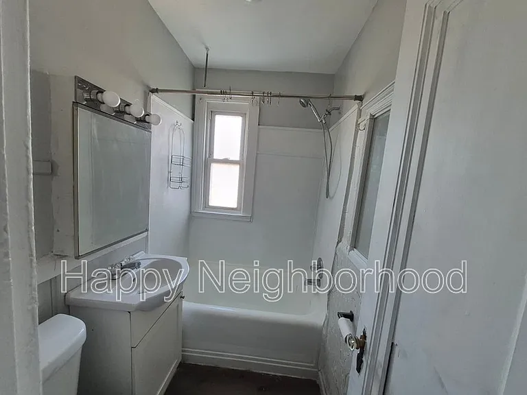 216 E Main St #7 — Photo 11