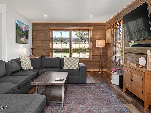 5th image of 303 Pine View Drive
