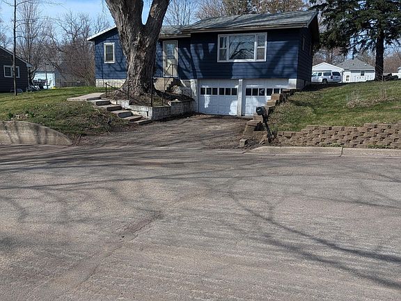 2nd image of 215 N 11th St