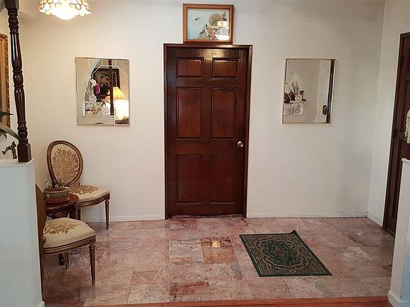 2nd image of 27619 Cliffwood Ave