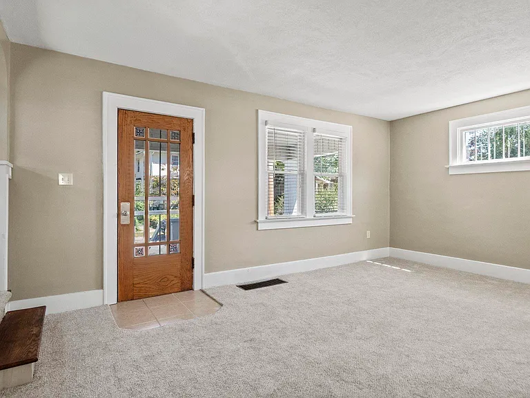 828 Forest Ave — Photo 9
