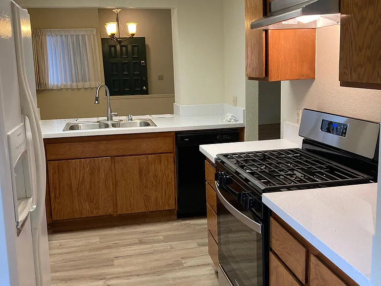 222 S Holliston Ave #104 — Photo 6