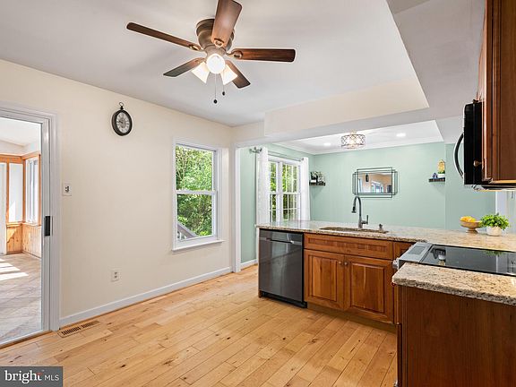 5th image of 1306 Spellman Dr