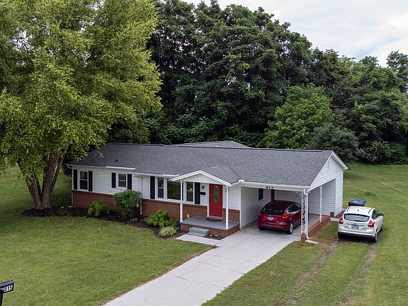 2nd image of 815 Julianne Dr