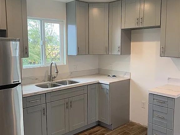3rd image of 2117 1/2 Logan Ave