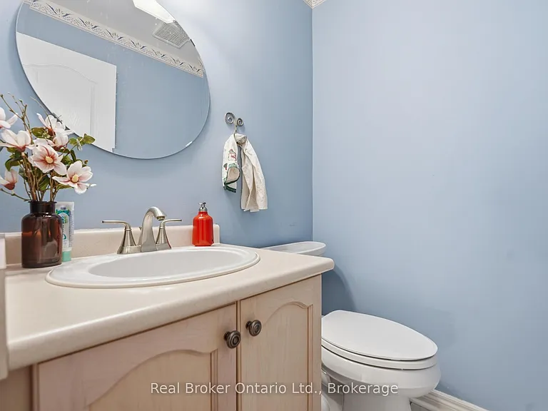 165 Margaret Dr — Photo 16