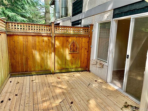 2nd image of 1414 NE 151st St APT 303