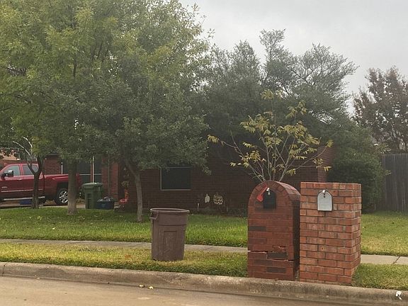 2nd image of 2712 Willow Creek Ct