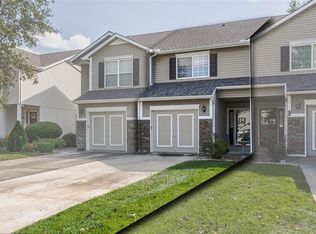 3222 SW Shadow Brook Dr, Blue Springs, MO 64015