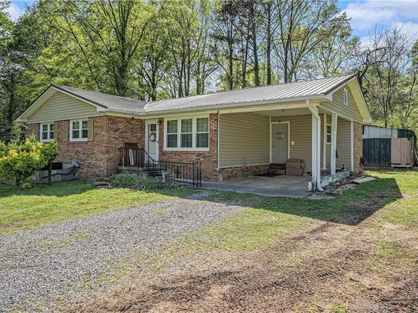 313 Charger Dr, Chatsworth, GA 30705